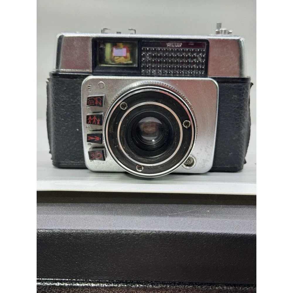Vintage‎ Bertram Camera with case untested